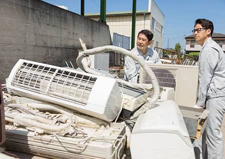 不用品回収の作業現場